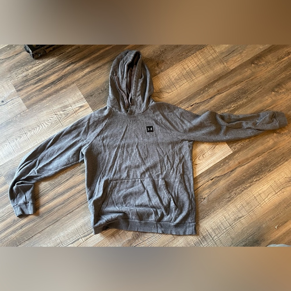 Men’s Under Armour hoodie size large